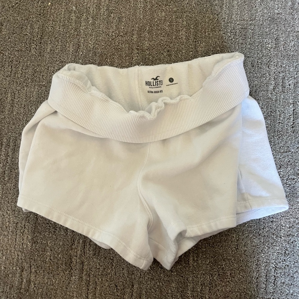 comfy white hollister shorts
